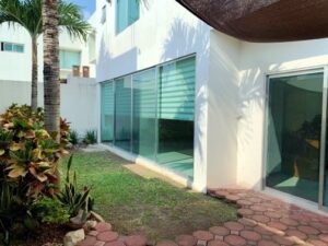 Casa en venta, Puerta Azul, Zona Country; Villahermosa, Tabasco, jardín