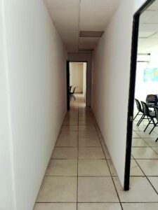 Edificio de oficinas en renta, Fraccionamiento Carrizales; Villahermosa, Tabasco. Pasillo, vista interior