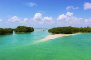 Terreno en venta, a orilla del mar Caribe; Tulum, Quintana Roo.