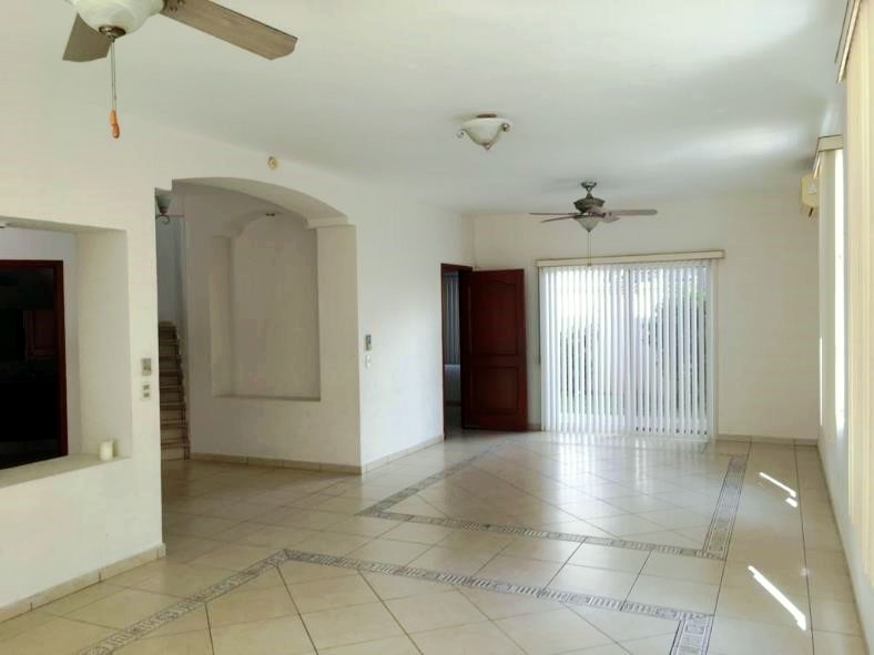 Casa en renta, privada Real de