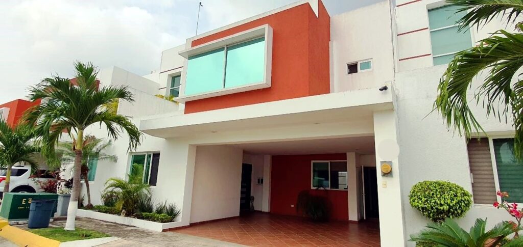 Casa en venta, fraccionamiento Casa Blanca II; Villahermosa, Tabasco | Orbe  Bienes Raíces, Villahermosa, Tabasco