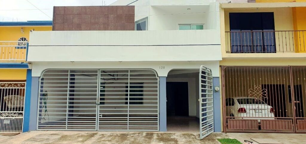 Casa en venta, fraccionamiento Real del Angel, calle Girasol; Villahermosa,  Tabasco | Orbe Bienes Raíces, Villahermosa, Tabasco