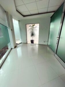 Oficina en renta, Torre Samarkanda, planta baja; Villahermosa, Tabasco