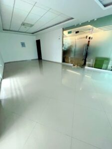 Oficina en renta, Torre Samarkanda, planta baja; Villahermosa, Tabasco