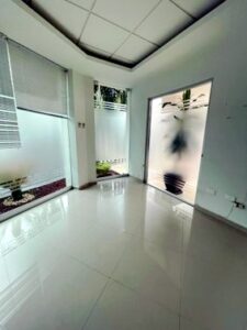 Oficina en renta, Torre Samarkanda, planta baja; Villahermosa, Tabasco