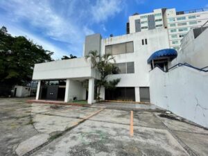 Edificio en renta, esquina Avenida Paseo Tabasco y Vía 2; Villahermosa