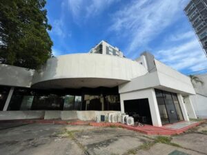 Edificio en renta, esquina Avenida Paseo Tabasco y Vía 2; Villahermosa