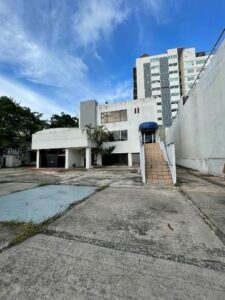 Edificio en renta, esquina Avenida Paseo Tabasco y Vía 2; Villahermosa