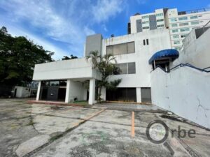 Edificio en renta, esquina Avenida Paseo Tabasco y Vía 2; Villahermosa