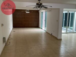 Casa en venta, fraccionamiento Las Palmas, Calle 9 Casa 8, Tabasco 2000; Villahermosa