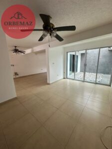 Casa en venta, fraccionamiento Las Palmas, Calle 9 Casa 8, Tabasco 2000; Villahermosa