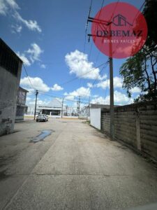 Conjunto de Bodegas con Oficinas y Terreno en Venta, Ciudad Industrial; Villahermosa, Tabasco