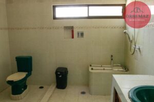 Casa comercial con terreno en venta, 8a., Avenida Nte. Poniente; Palenque, Chiapas