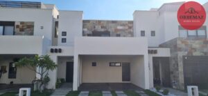 Casa en venta, Residencial Jardines de Country, Circuito Bugambilia; Villahermosa, Tabasco